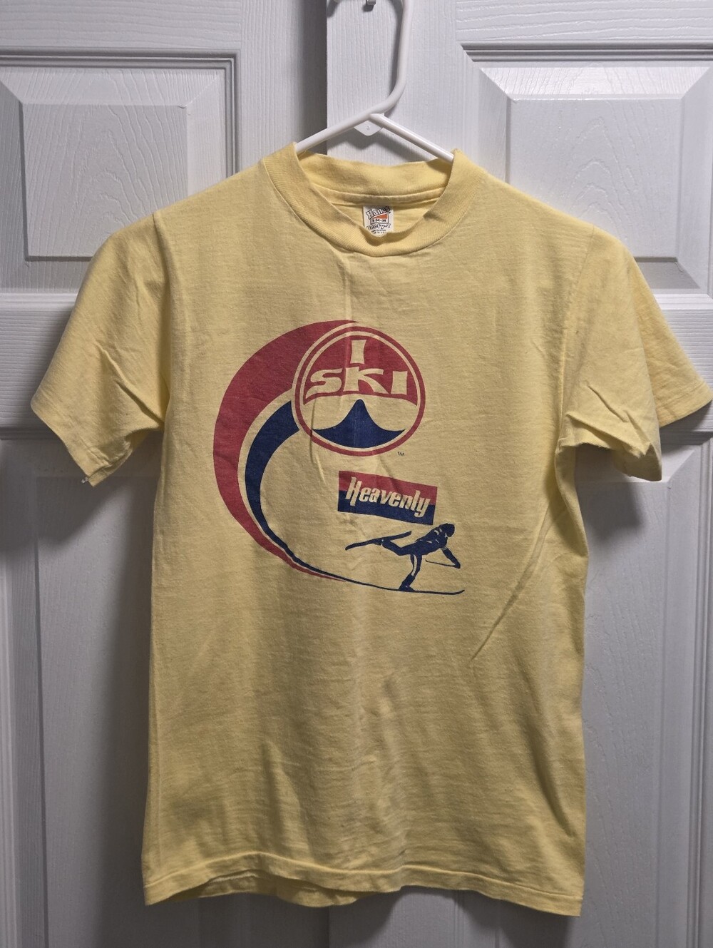 Vintage I Ski Heavenly Graphic T‑Shirt - Yellow Size Small 34-36 Made In USA